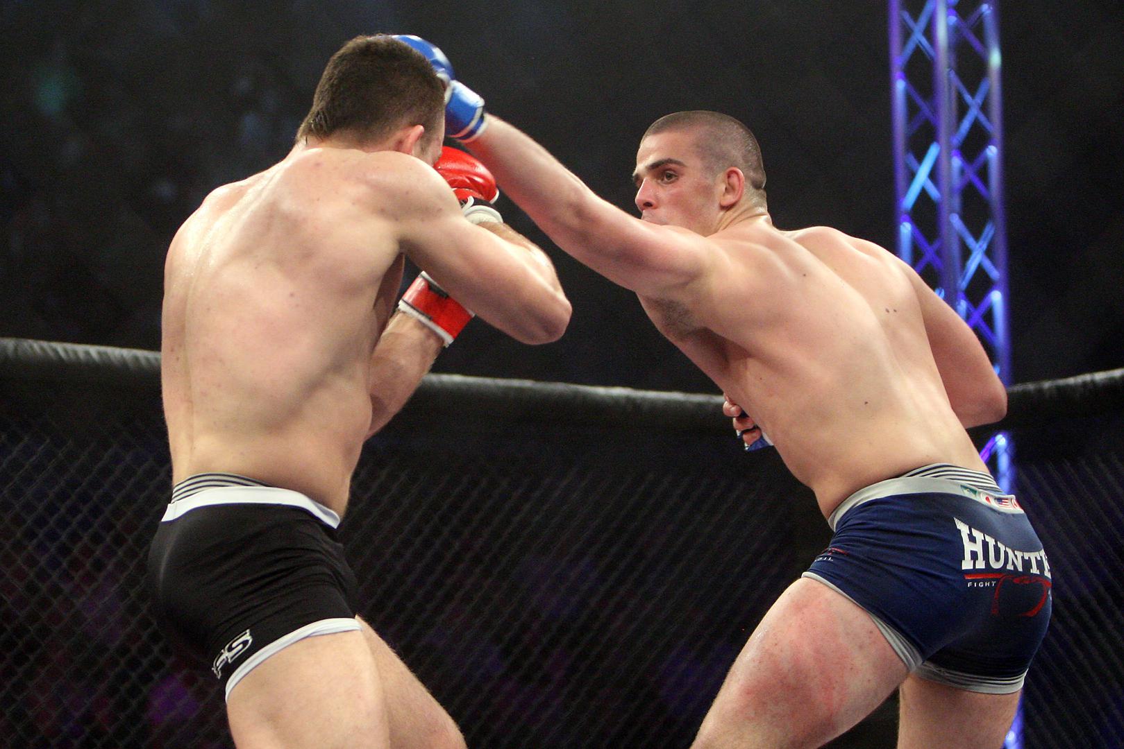 Ovdje vidimo njegovu borbu 2013. u četvrtfinalu hrvatske MMA lige protiv Mateja Jurina