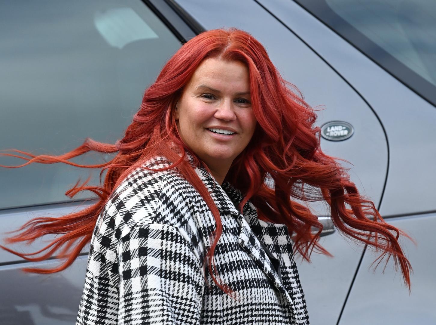 Bivša pjevačica benda Atomic Kittena Kerry Katona često je u posljednje vrijeme tema medija. Nedavno je izgubila 20 kg, a podvrgnula se i estetskoj korekciji nosa. Na operaciju je išla u kliniku Pall Mall u Newton Le Willowsu u Ujedinjenom Kraljevstvu. 