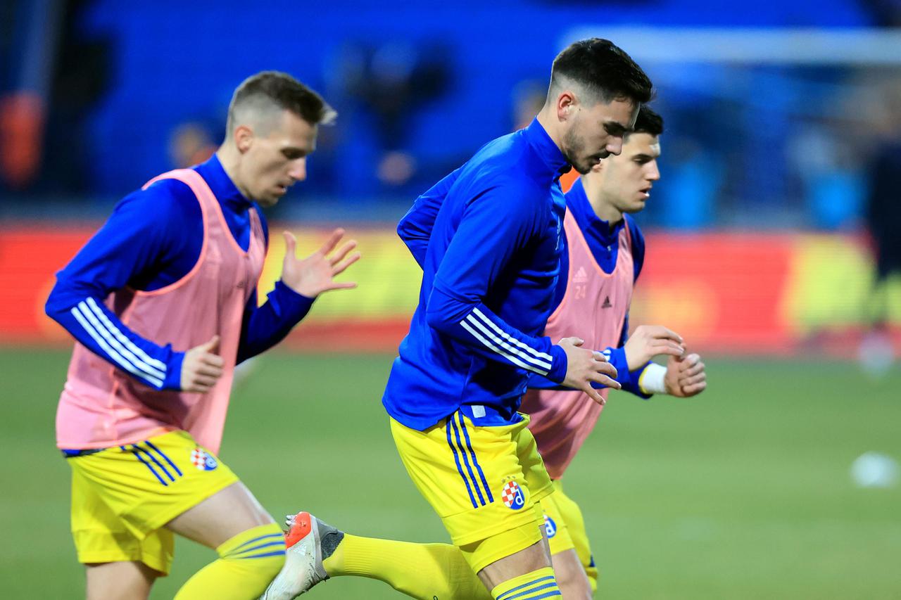 Zagrijavanje prije početka utakmice Osijek - Dinamo 