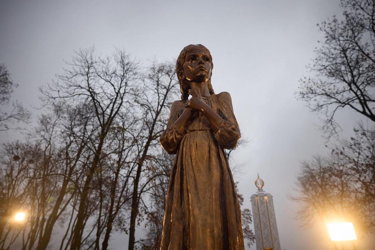 Zelenskyy Marks 90th Anniversary of the Holodomor Famine