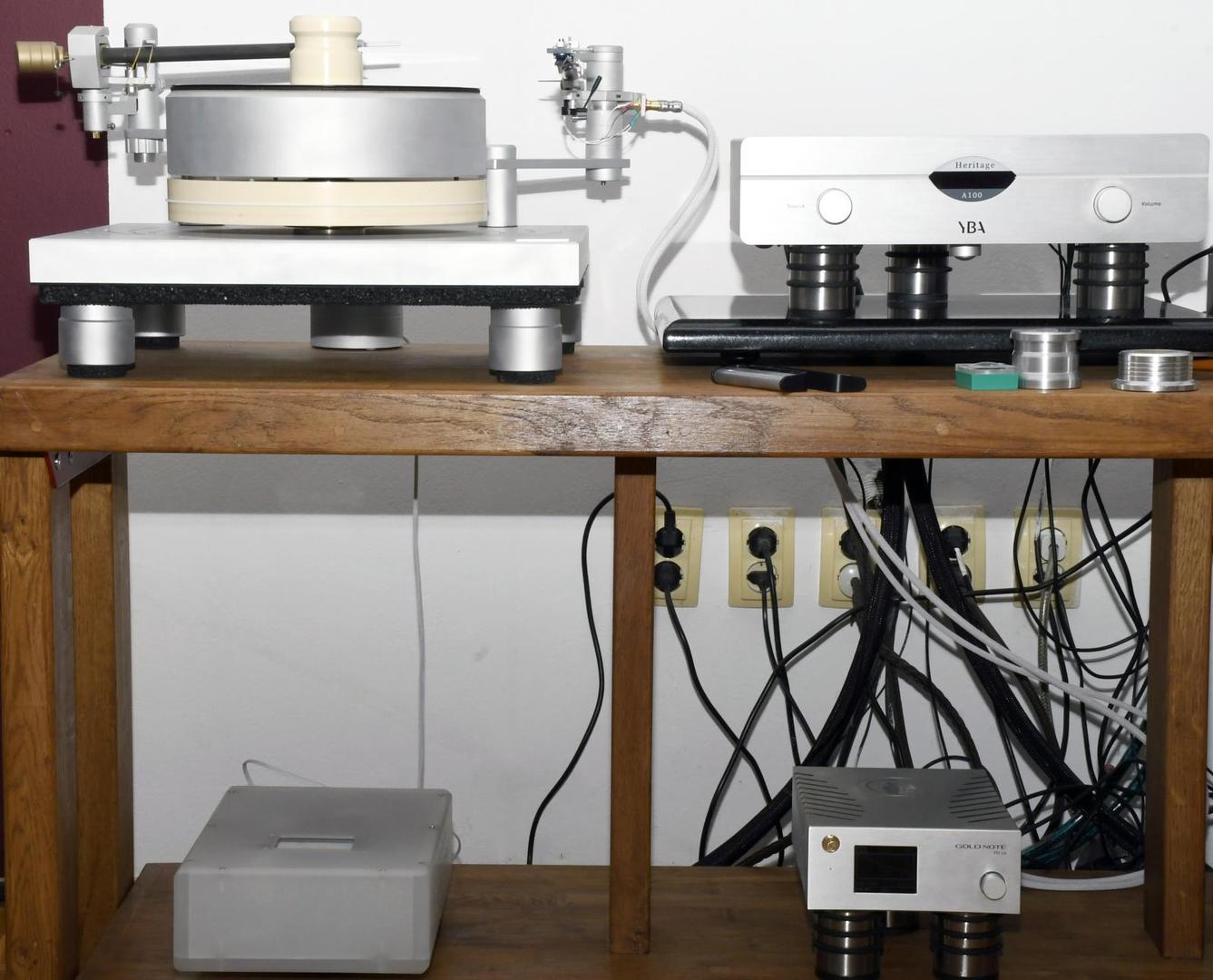 14.10.2020., Sisak - Gramofoni sisakog proizvodjaca D.O. Analoge vlasnika Dinka Oreskovica san su svakog audiofila, no rijetki su iz Hrvatske koji su ih mogu priustiti.

Photo: Nikola Cutuk/PIXSELL