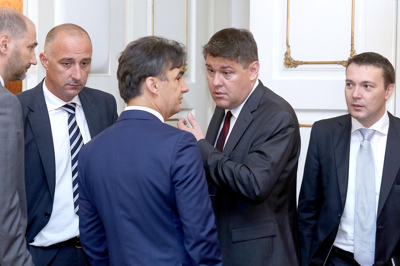 30.07.2014., Zagreb - U Banskim dvorima odrzana je posljednja sjednica Vlade RH prije ljetne stanke. Josko Klisovic, Ivan Vrdoljak, Branko Grcic, Boris Lalovac, Arsen Bauk. 