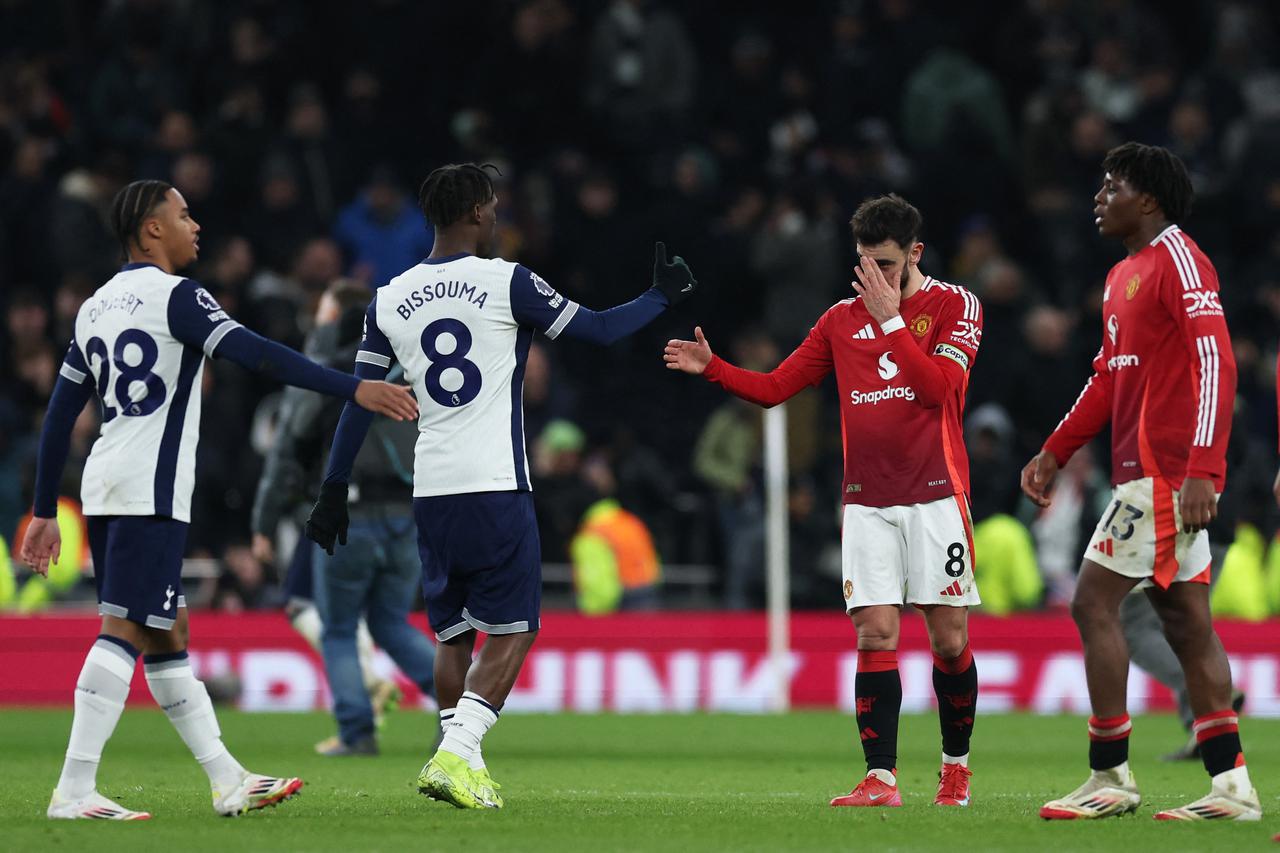 Premier League - Tottenham Hotspur v Manchester United