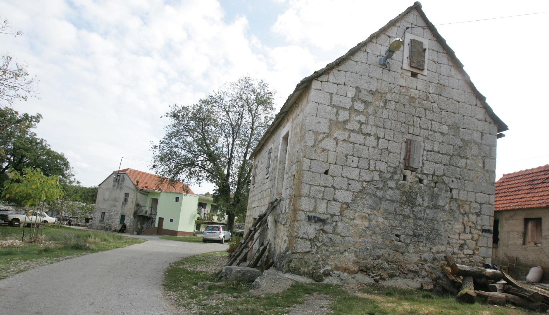 Potraga je završila tragično. Dana 9. siječnja, u Smajlićima u Docu Donjem kod Omiša, umirovljenik koji je šetao psa pronašao je tijelo mlade djevojke. Zbog težine ozljeda u početku nije bilo moguće potvrditi njezin identitet, no nakon obdukcije utvrđeno je da je riječ o nestaloj Kristini Šušnjari.