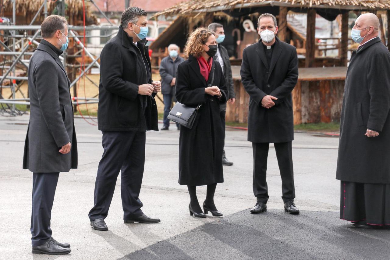 Zagreb: Premijer Plenković i predsjednik Sabora Jandroković dolaze na božićnu misu u katedralu