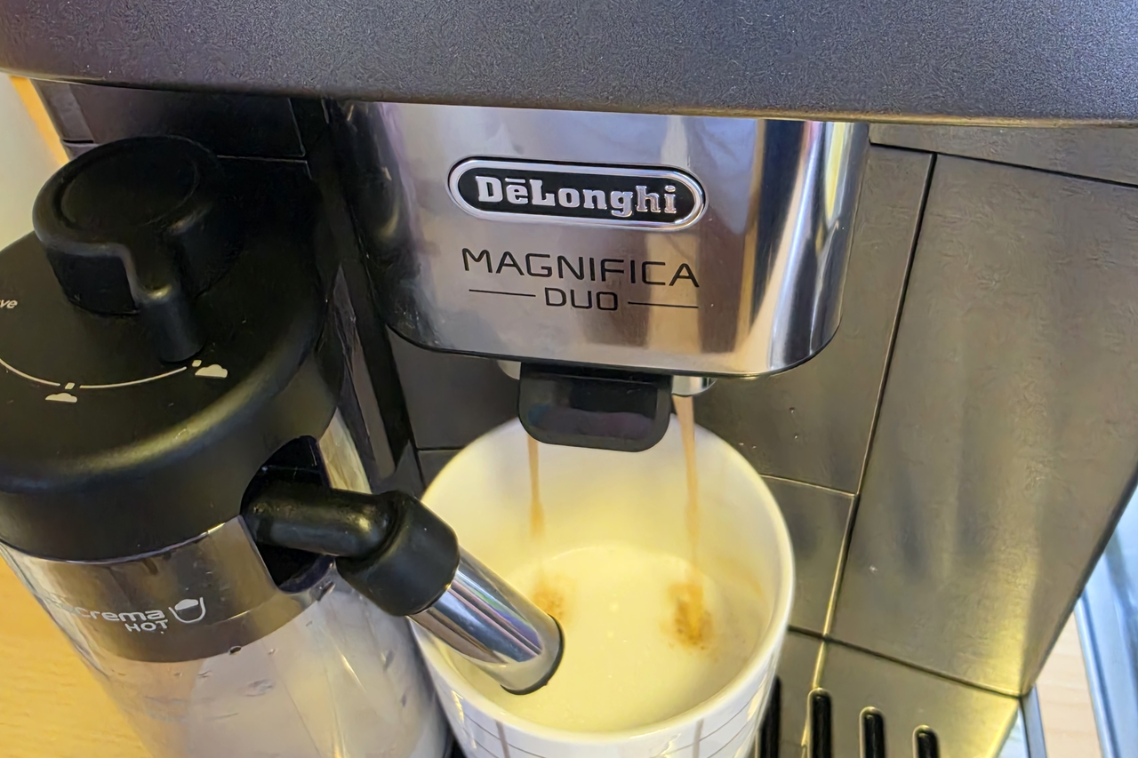 De'Longhi Magnifica Duo aparat za kavu