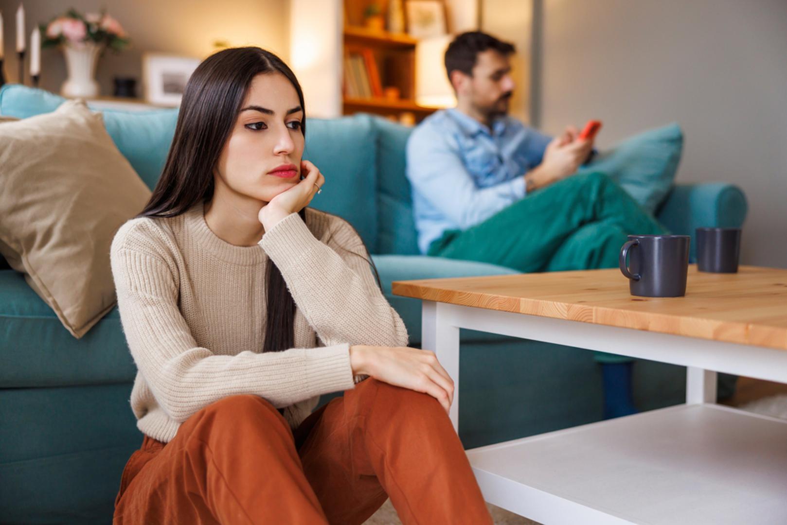 Manjak kretanja: Tjelovježba potiče endorfine, poboljšava raspoloženje i često jača samopouzdanje u vlastitom tijelu. I mala količina aktivnosti može pozitivno utjecati na seksualno funkcioniranje i želju. Još bolje je kretati se zajedno jer zajednička rutina gradi i timski osjećaj.