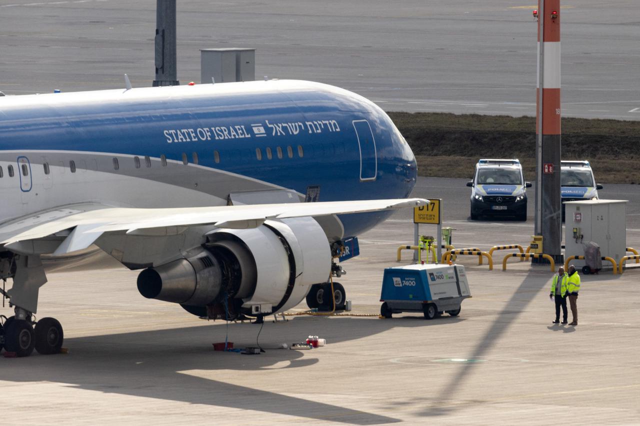 Israel state aircraft "Wings of Zion" seen at Berlin airport