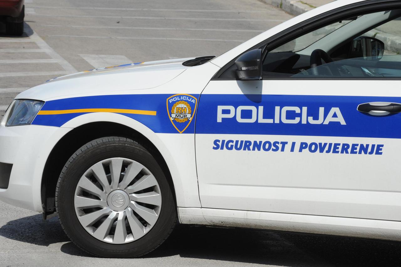 policija