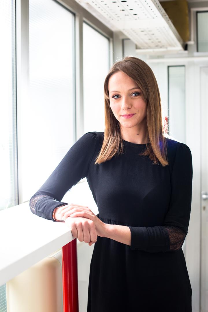 Mojmira ima dvije sestre, Mariju i Uršulu, a njezino jedinstveno ime uvijek izaziva znatiželju. 