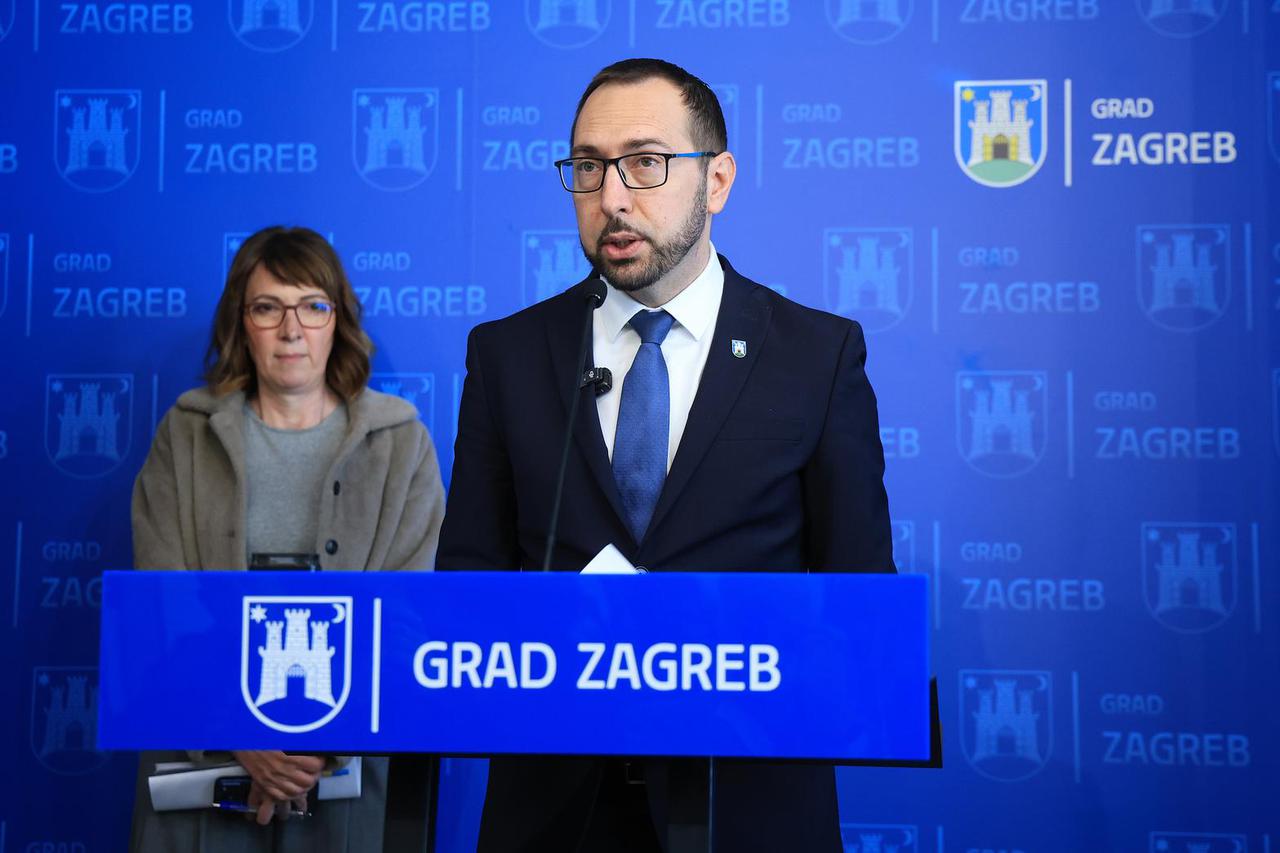 Zagreb: Gradonačelnik Tomislav Tomašević uručio stipendije učenicima i studentima s invaliditetom