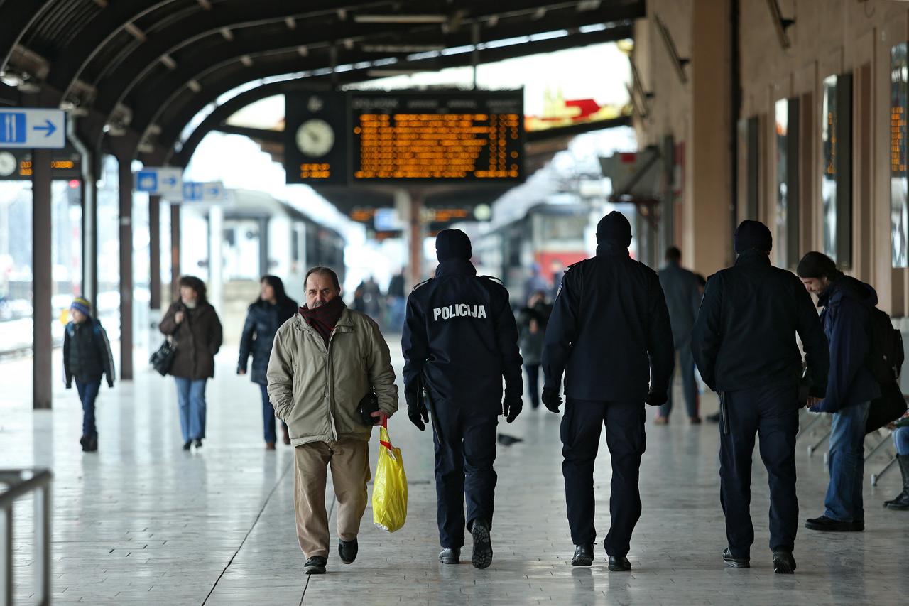 03.02.2014., Zagreb - Glavni zeljeznicki kolodvor. Prekinuti pregovori izmedju hrvatske Vlade i rumunjske Gramoet Grupe o kupoprodaji HZ Carga - Hrvatske zeljeznice. Ilustracije.  Photo: Sanjin Strukic/PIXSELL