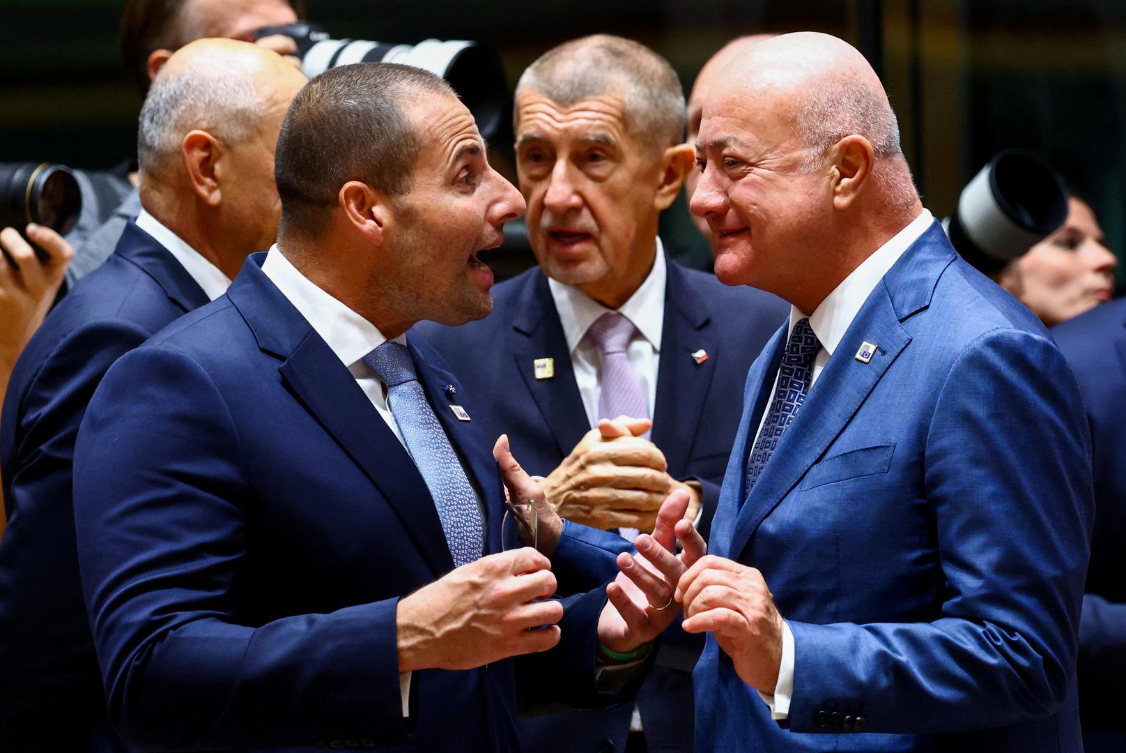 Čelnici država članica Europske unije sastali su se jučer i danas u Bruxellesu na sastanku Europskog vijeća, na kojem su među glavnim temama potpora Ukrajini, ruske hibridne aktivnosti u Europi i proširenje Unije. 