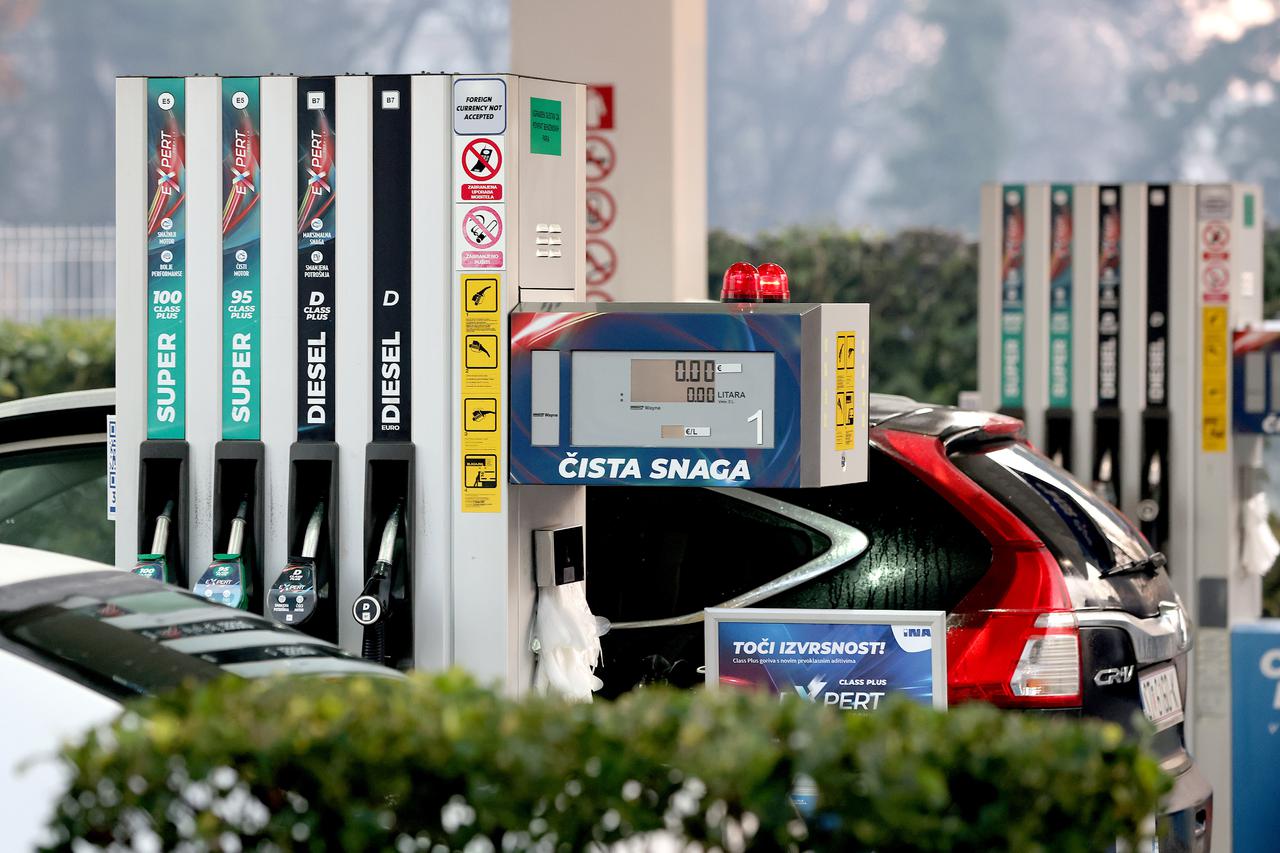 Zagreb: Od ponoći niže cijene goriva