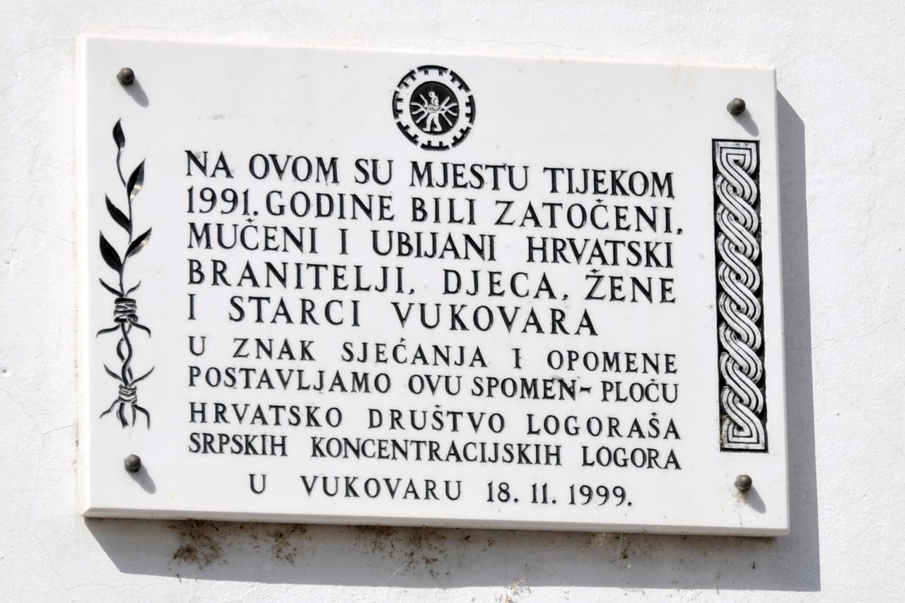 Spomen-ploča u Veleprometu