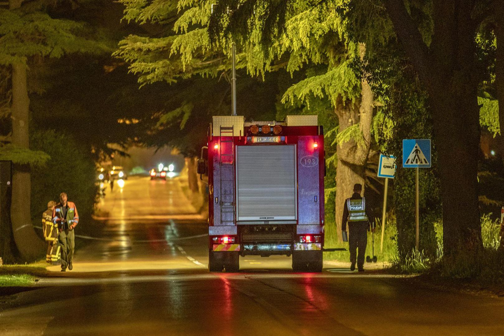 03.05.2022.., Pula - Prometna nesreca na zupaniskoj cesti Fazana-Veli vrh prije skretanja za Stinjan. Hundai Getz zelene boje sletio je sa ceste te udario u stablo. Osoba je preminula u vozilu pitne pomoci. Photo: Srecko Niketic/PIXSELL