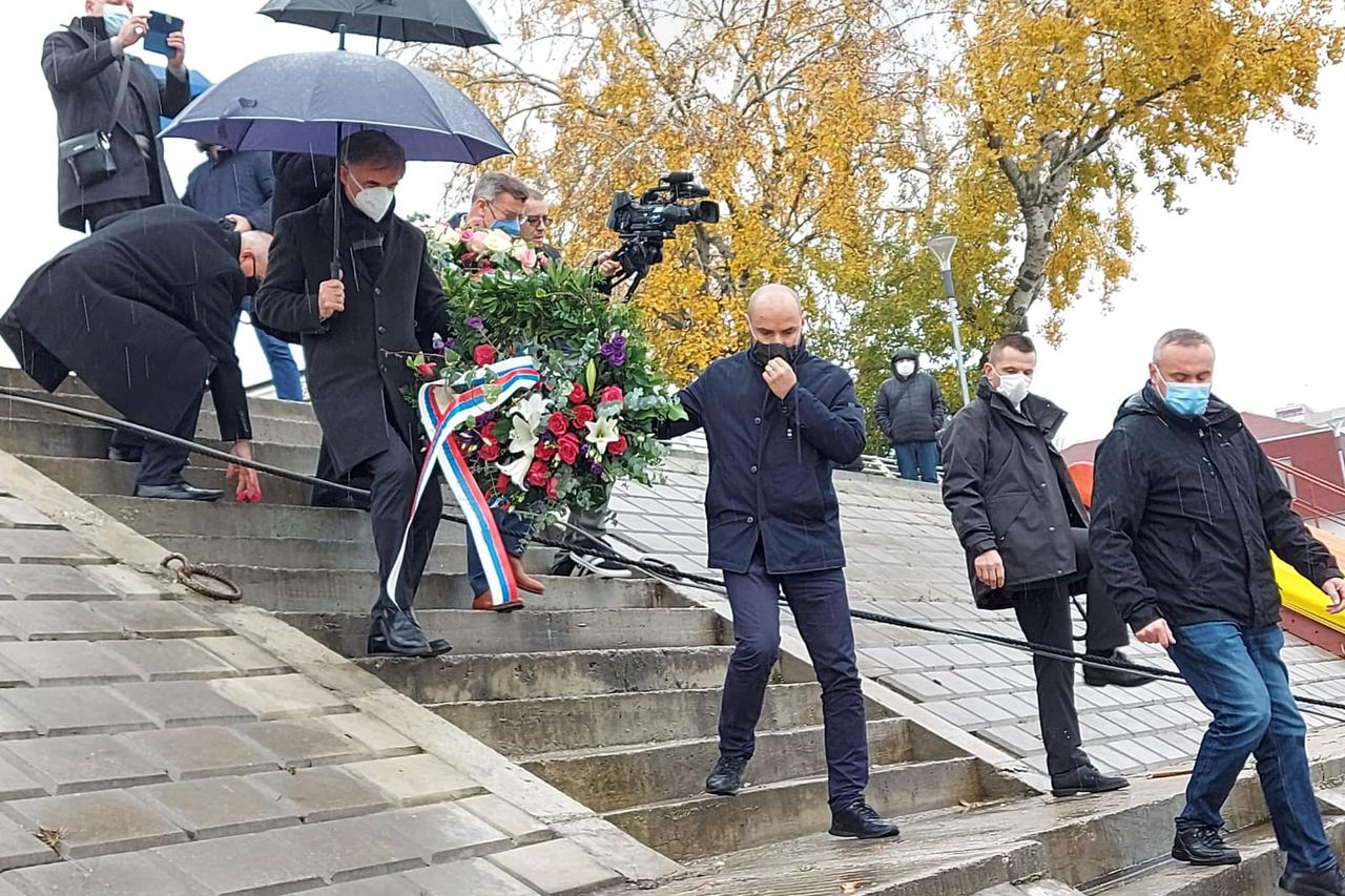 SNV položio vijence