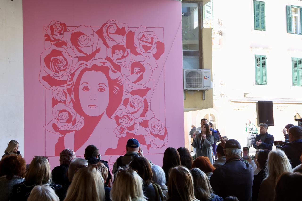 Split: Otkriven mural Zdravki Krstulović kod HNK.
