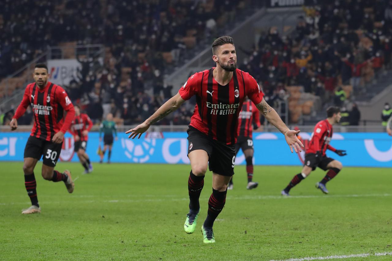 AC Milan v Genoa - Coppa Italia - Round of Sixteen - Giuseppe Meazza