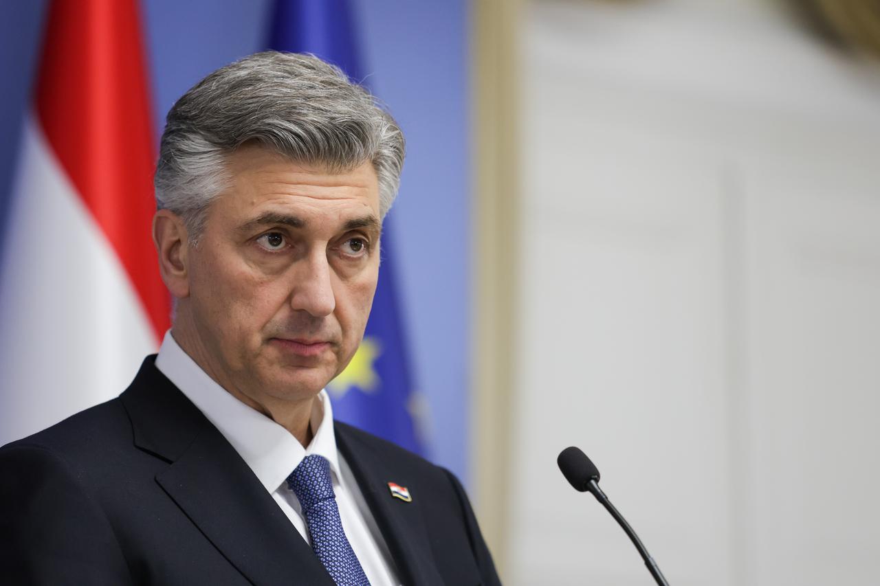 Zagreb: Andrej Plenković održao konferenciju za medije nakon sastanka parlamentarne većine