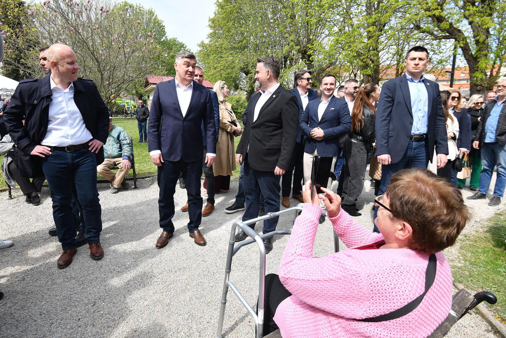 Predsjednik Republike Zoran Milanović posjetio je u subotu koprivničke manifestacije "Tradicije naših starih" i II. Obrtnički gastro festival Koprivnica 2026. (GAF 2026), koji su održani na Zrinskom trgu i u središnjem gradskom parku