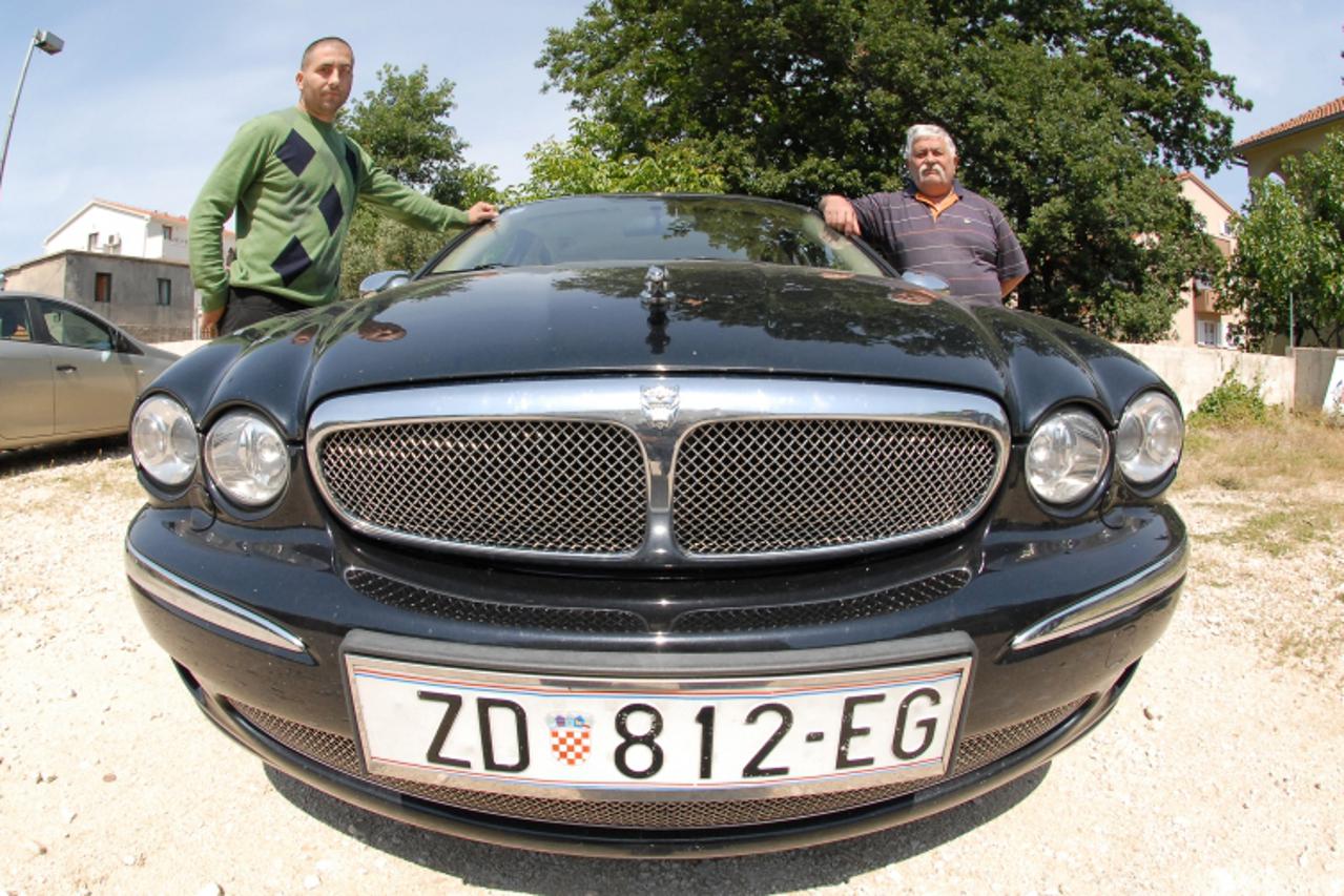 'ZADAR, 19.05.2010. Otac i sin, Marko Zutelija, vlasnici hotela u Biogradu, pozalili su sto su kupili novi automobil Jaguar s kojim imaju samo problema sa ucestalim kvarovima Photo: Dino Stanin/PIXSEL