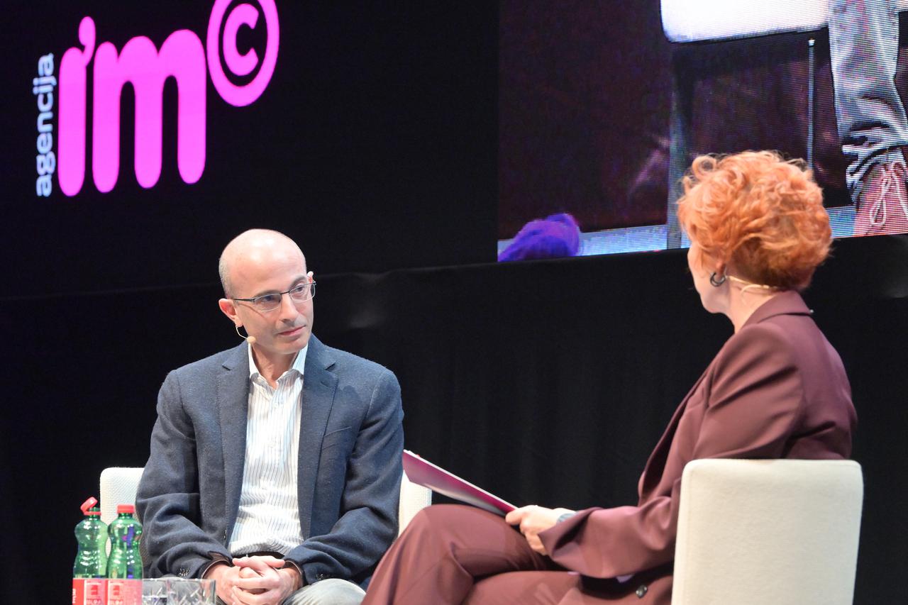 Zagreb: Moderirani intervju s Yuvalom Noahom Hararijem