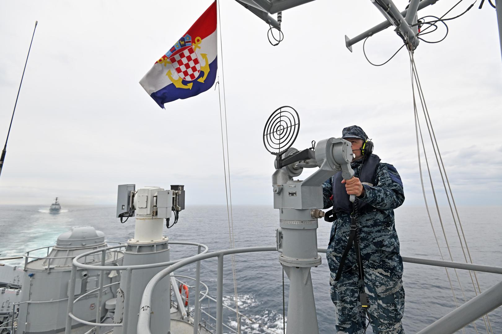 "Pripadnici Flote HRM-a zajedno sa svojim su kolegama iz HRM-a, HkoV-a i HRZ-a prikazali visok stupanj znanja, vještina i sposobnosti", kazao je nakon vježbe Antun Flegar, zapovjednik Flote Hrvatske ratne mornarice.