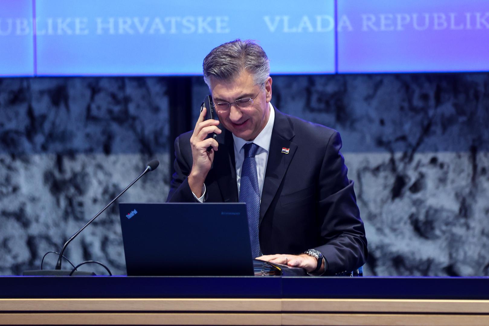 Andrej Plenković, 55-godišnji premijer Republike Hrvatske gotovo svakodnevno ima javna izlaganja pred kamerama, a mnogi su uočili kako ovaj Zagrepčanin izgleda bolje nego ikada.