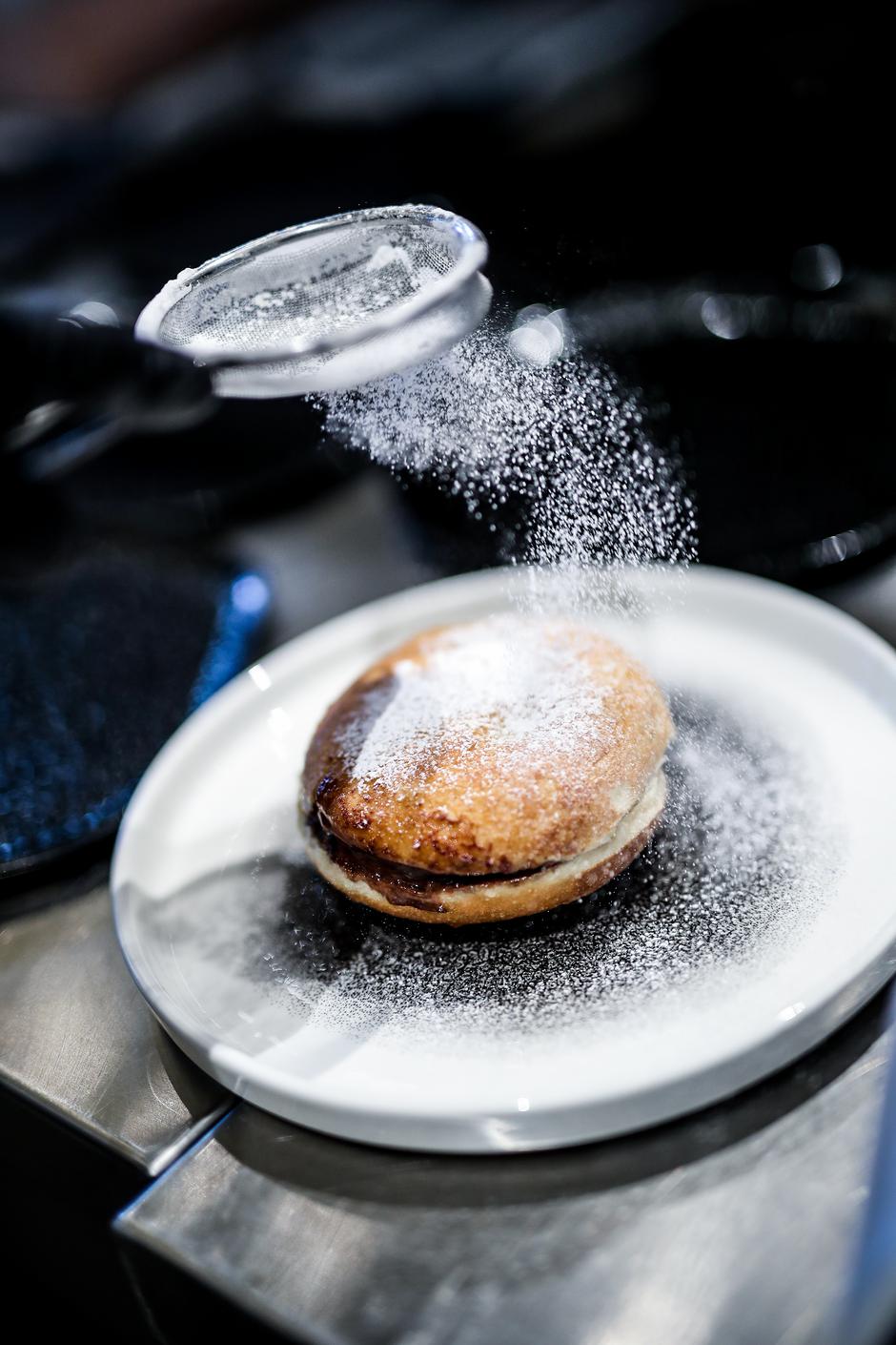 Zagreb: Slastičar Robert Hromalić predstavlja novu ljetnu terasu u Le Kolaču