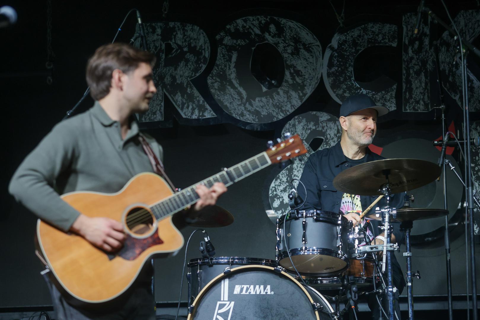 Glazbeni dio večeri bio je također impresivan – na pozornici su se redom izmjenjivali BluVinil, Gradske bitange, Kandžija, Let 3, LHD, Maali, ManGroove, Mimika Orchestra, Smrdljivi Martini i Tidal Pull. Za sam kraj, Brkovi su publici priredili koncert iznenađenja, pretvorivši dodjelu u nezaboravnu koncertnu feštu.