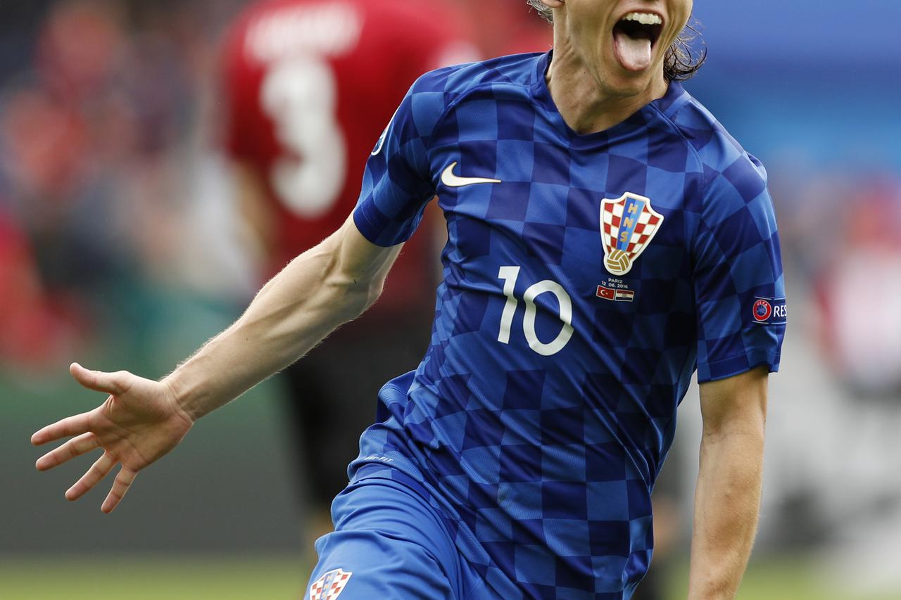 Football Soccer - Turkey v Croatia - EURO 2016 - Group D - Parc des Princes, Paris, France - 12/6/16 Croatia's Luka Modric celebrates after scoring their first goal REUTERS/John Sibley Livepic