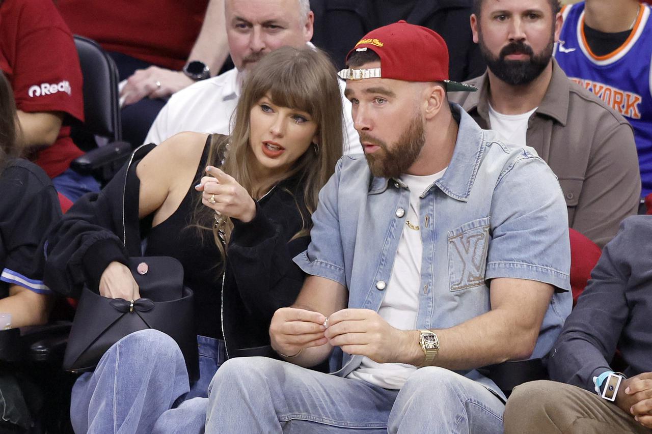 The New York Knicks Face The Cleveland Cavaliers in The Eastern Conference Finals Game 3