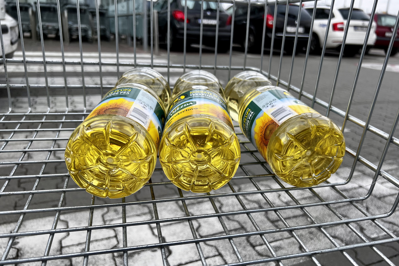 Zagreb: Kupovina suncokretovog ulja