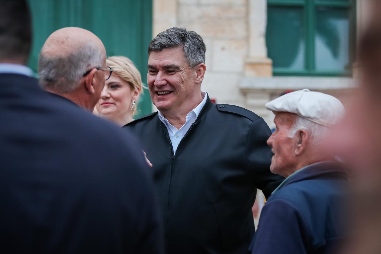 Vela Luka: Svečana sjednica Općine Vela Luka koju je posjetio Zoran Milanović te čelnik HDZ-a Branko Bačić