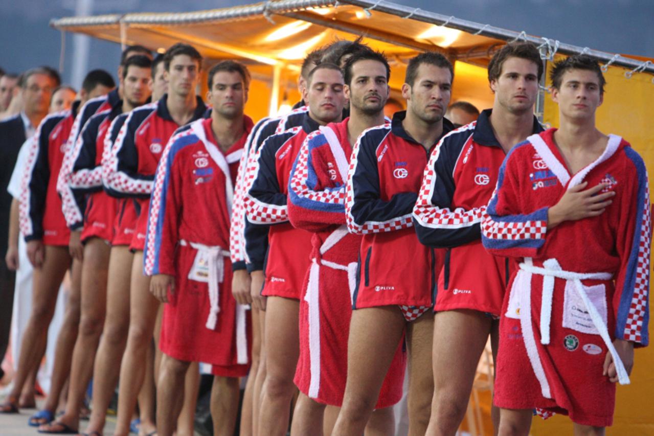 '21.08.2010., Korcula - Prijateljska vaterpolo utakmica A reprezentacije Hrvatska - Rusija. Hrvatska reprezentacija za vrijeme izvodjenja himne.  Photo: Ivo Cagalj/PIXSELL'