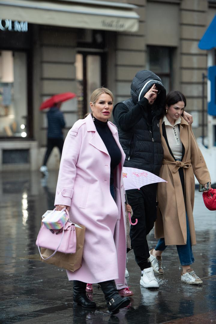 Ove subote gužve na zagrebačkoj špici nema, a razlog tome je oblačno vrijeme i kiša.