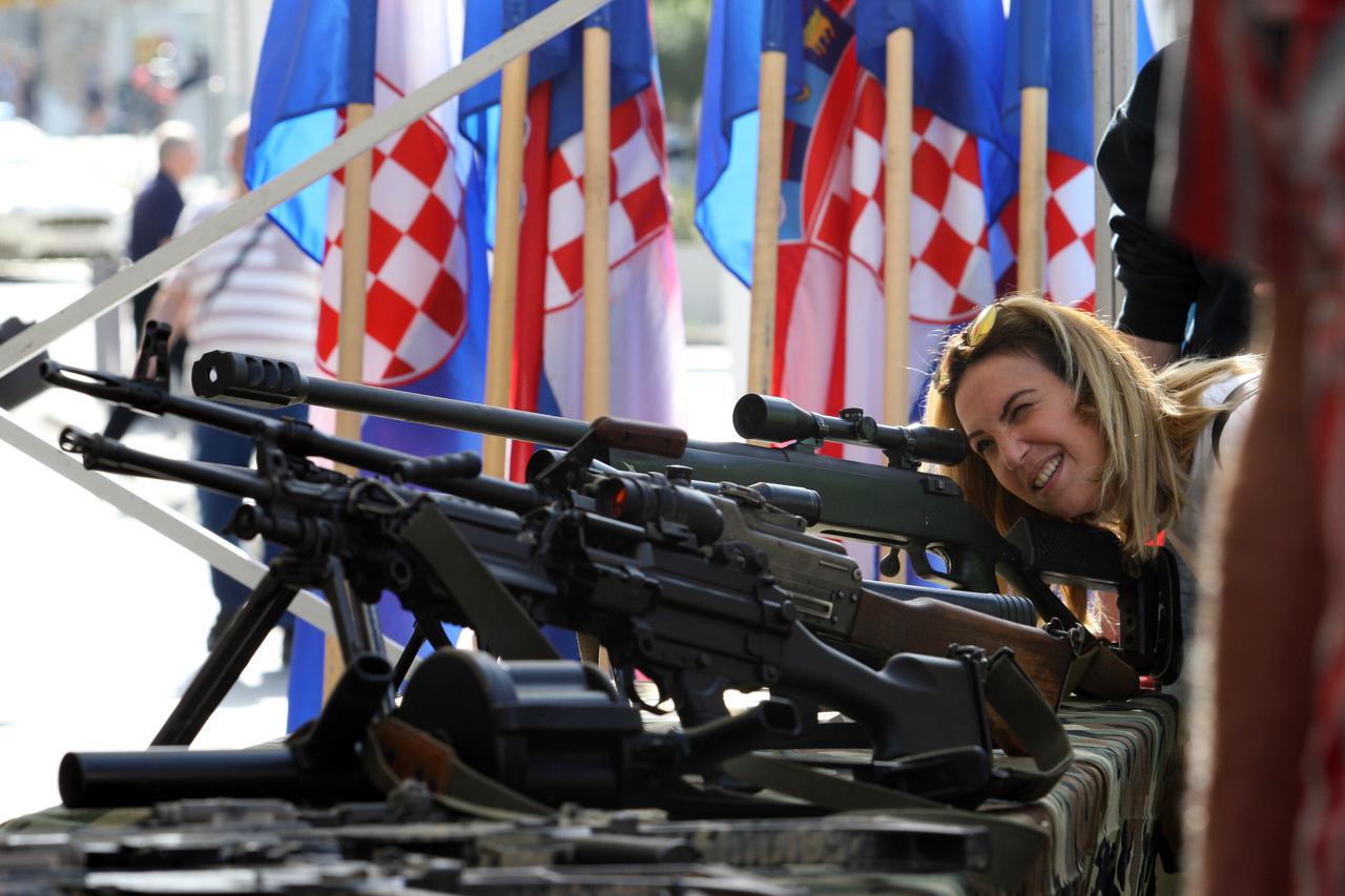 Split: Izložba vojne opreme povodom obilježavanja 27. obljetnice 4. gardijske brigade