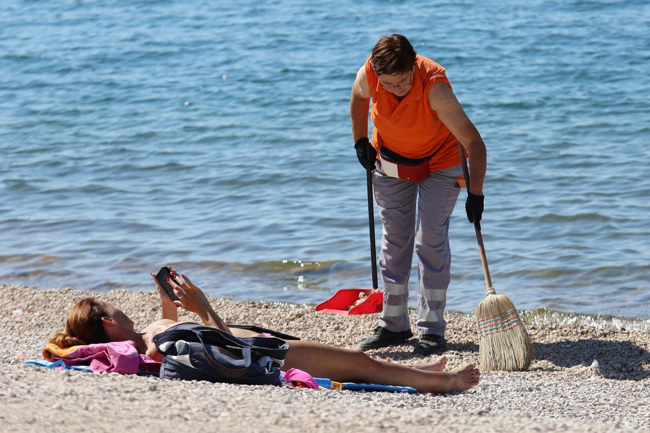 Šibenik: Dok se netko sun?a netko mora i raditi 