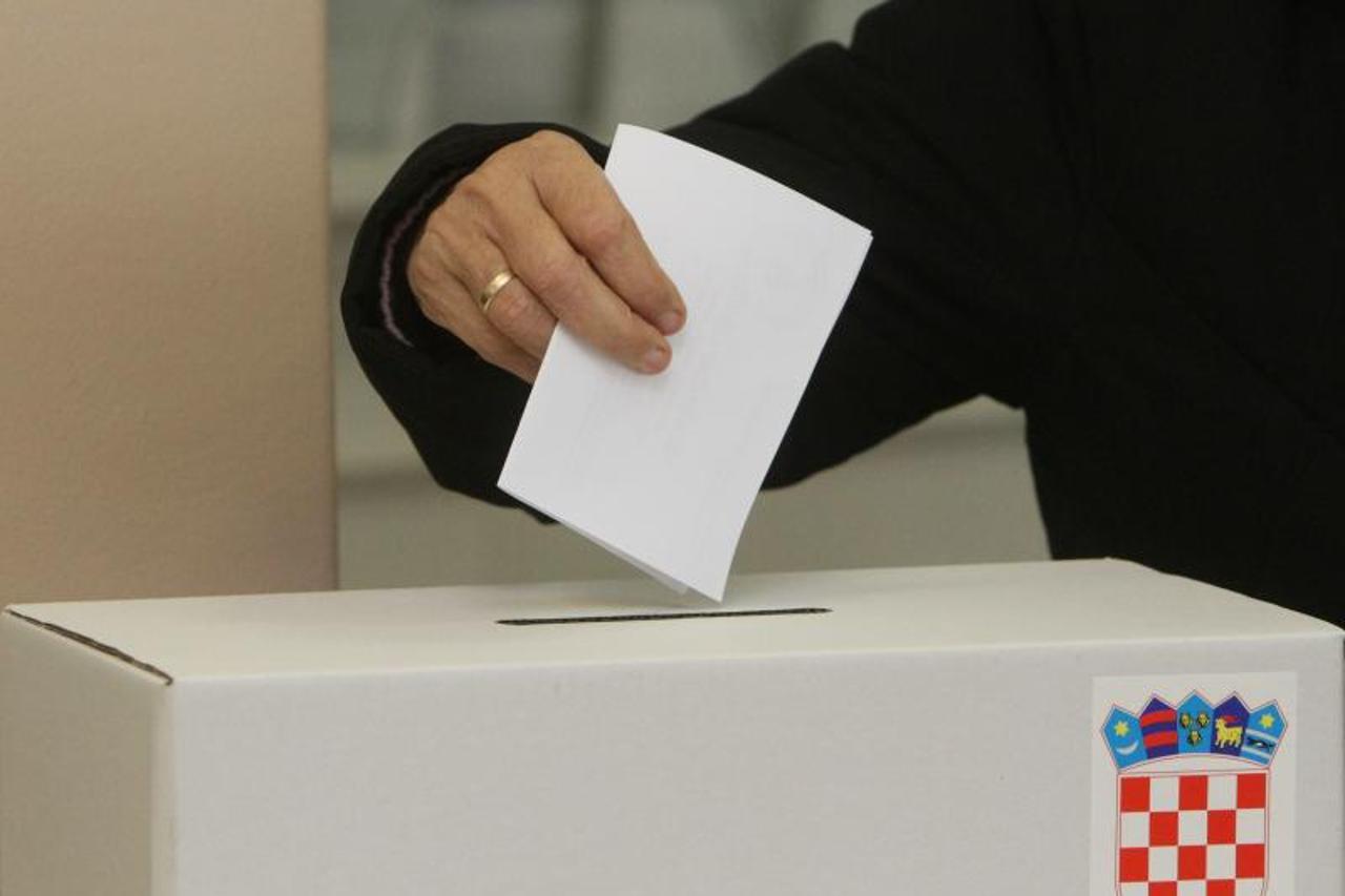Glasačka kutija 