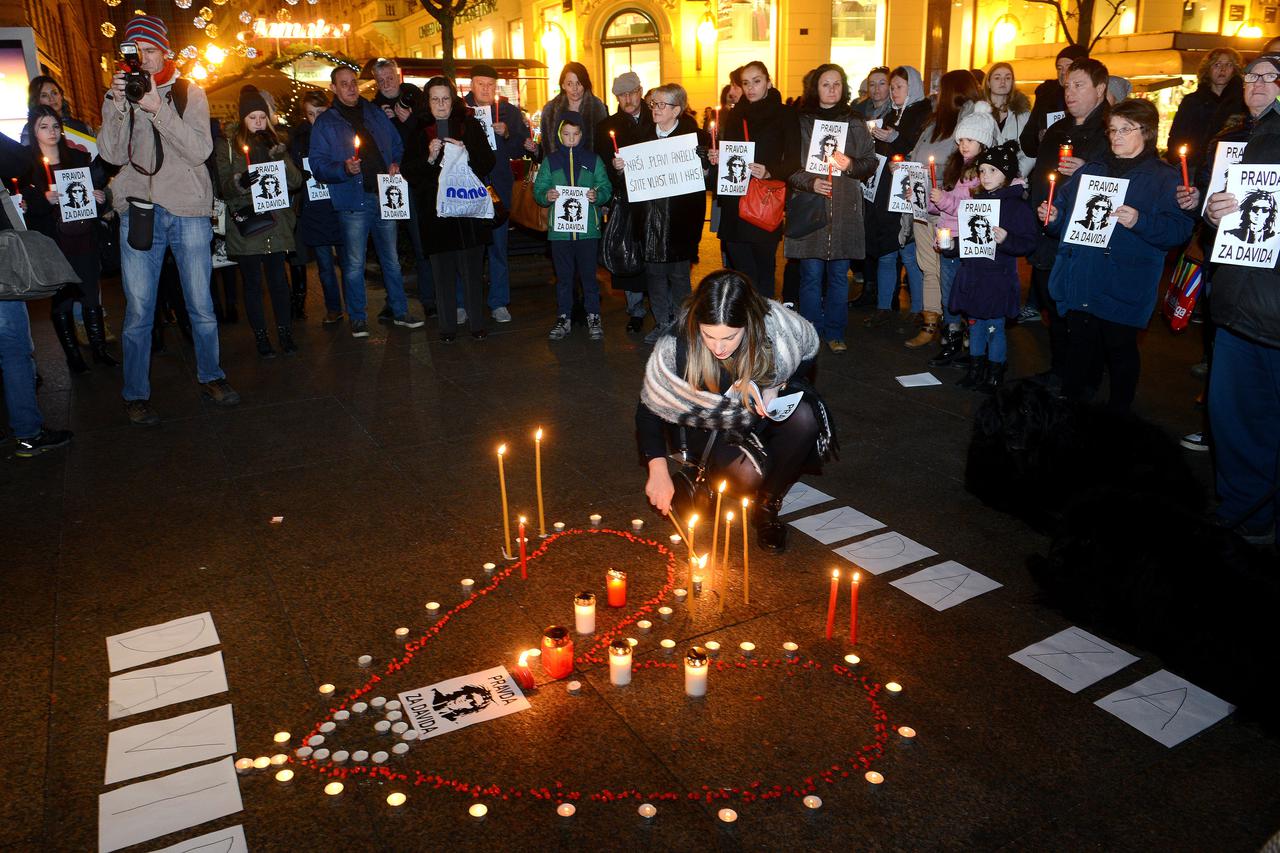 Zagreb: Mirno okupljanje na Cvjetnom trgu u znak podrške inicijativi Srce za Davida