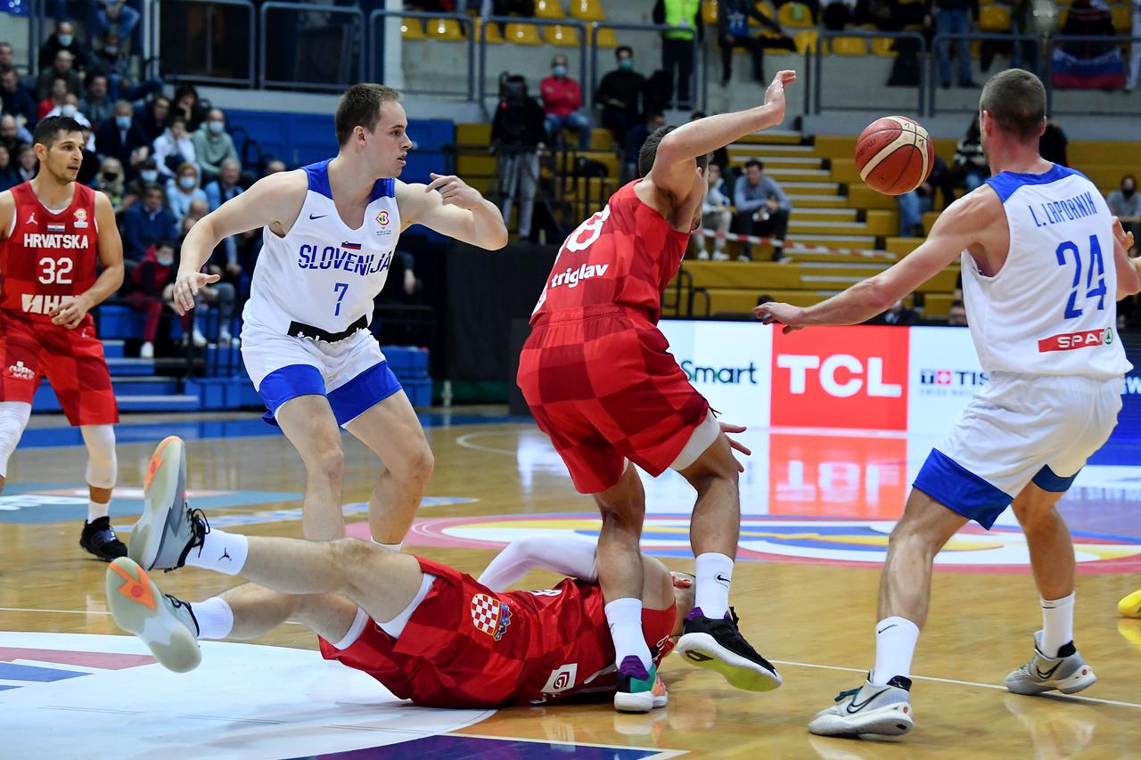 Zagreb: Kvalifikacijska utakmica Hrvatska - Slovenija za košarkaško SP 2023. godine