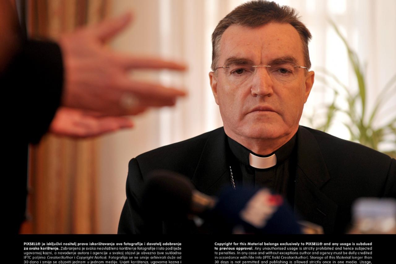 '14.04.2011., Biskupski ordinarijat, Varazdin - Varazdinski biskup Josip Mrzljak bio je domacin sjednice biskupa zagrebackog Josipa Bozanica.  Photo: Marko Jurinec/PIXSELL'