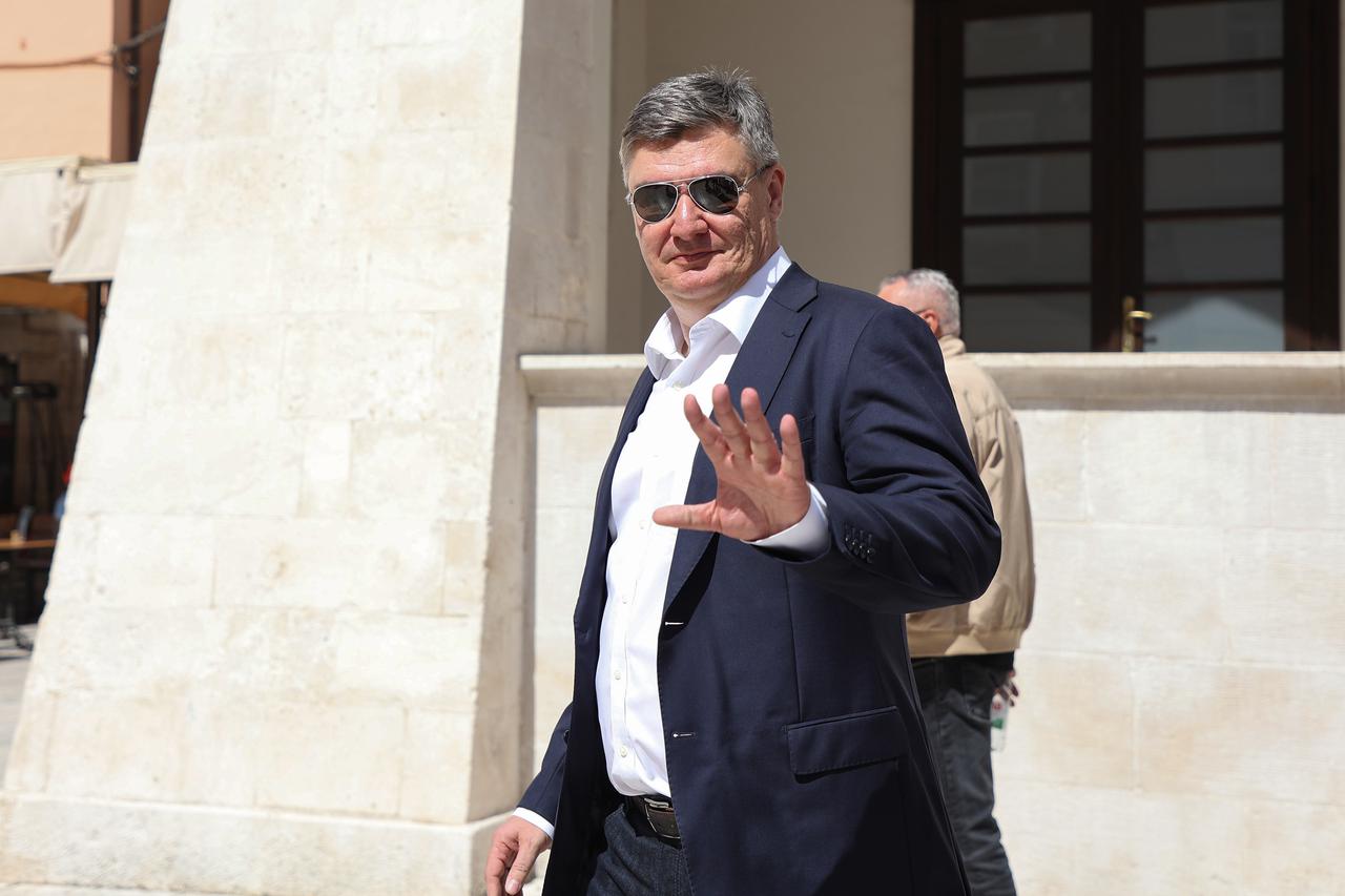 Predsjednik Zoran Milanović obišao obnovljenu staru gradsku vijećnicu u centru Splita