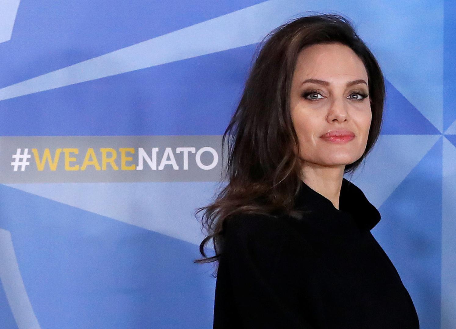 Stoltenberg i Jolie zajednički su se obećali surađivati ​​kako bi utvrdili načine na koje NATO može najbolje zaštititi žene.