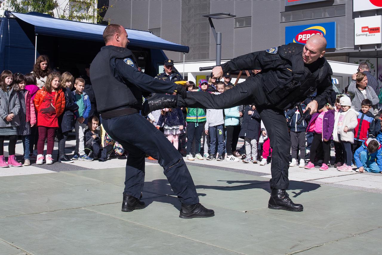 Vježba policije