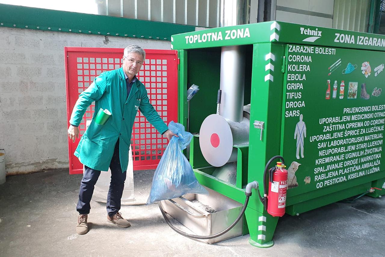 Predstavljen prototip mobilnog krematora, proizvod domaće pameti: Na visokim temperaturama uništava koronavirus, ali i uzročnike gripe, ebole...