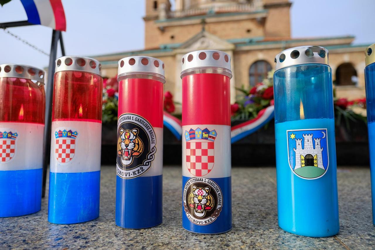 Državni vrh položio vijence na grobu dr. Franje Tuđmana