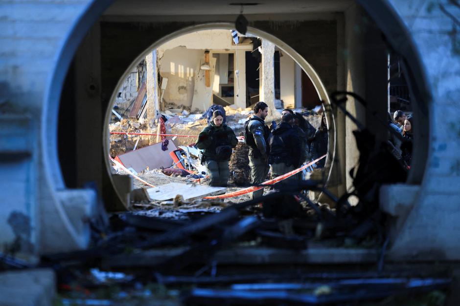 Iranian missile barrages struck residential buildings in Arad