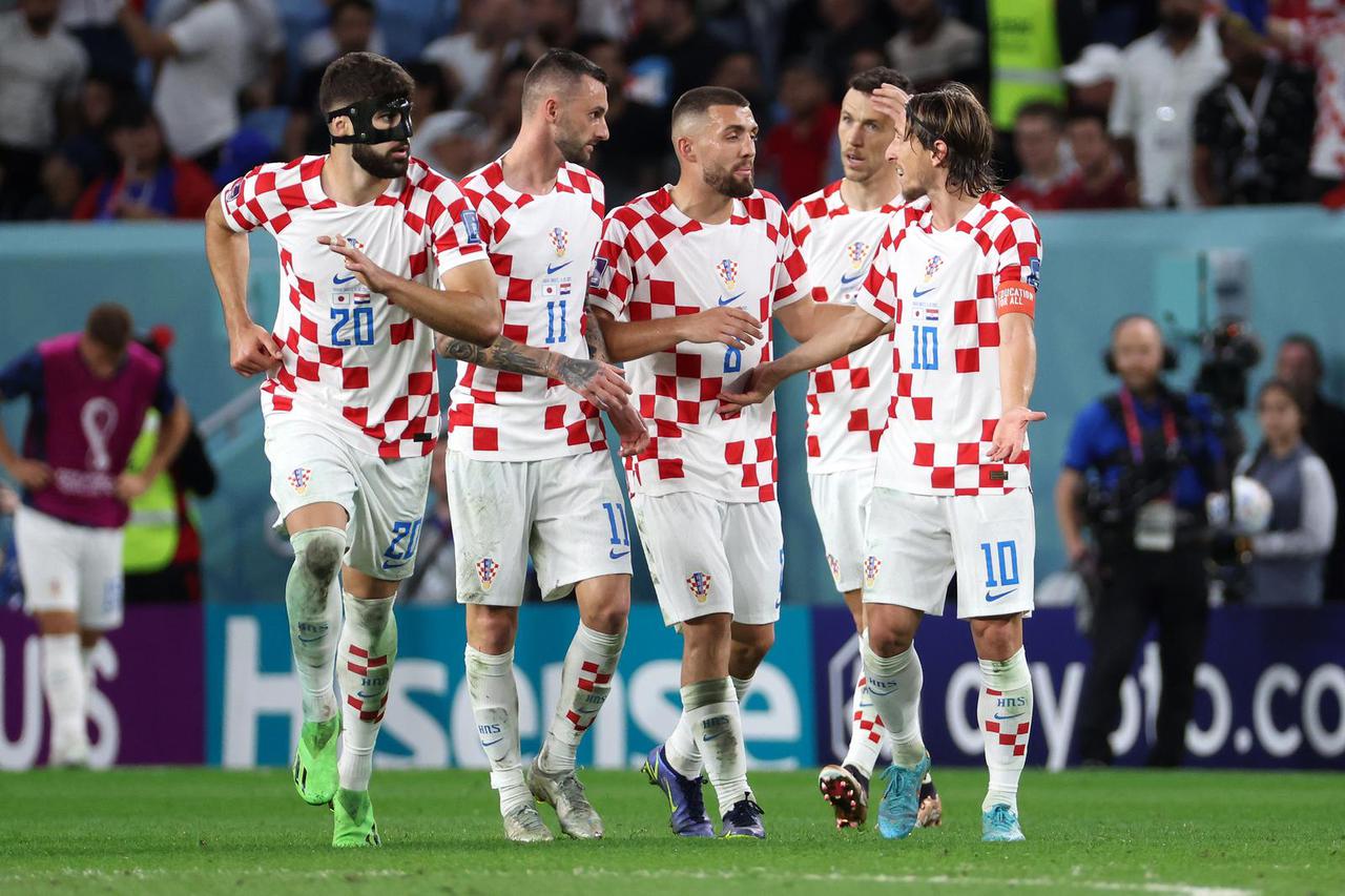 KATAR 2022 - Hrvatski nogometaši slave izjednačujući pogodak protiv Japan